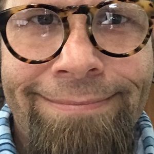 Meet your Posher, Dustin